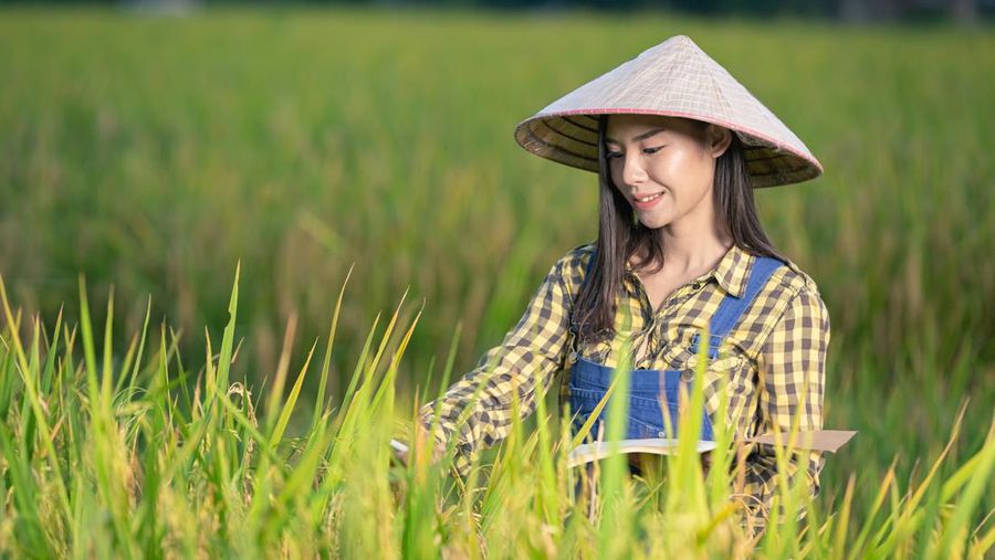 Ilustrasi Petani China Muda. (Dok. Freepik)