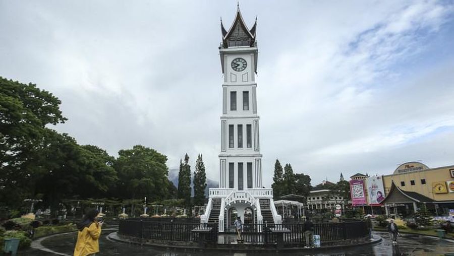 Jam Gadang menjadi objek wisata yang wajib dikunjungi di Bukittinggi, Sumatra Barat. (Rifkianto Nugroho/detikcom)