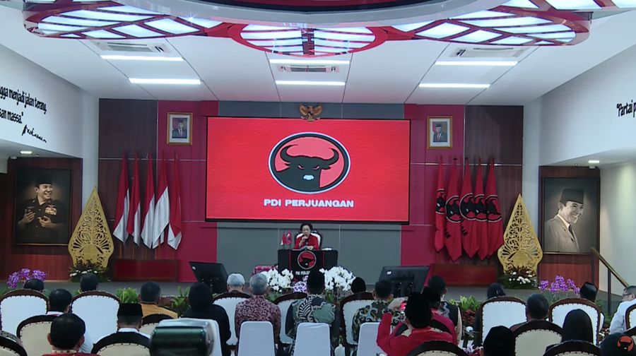 Ketua Umum DPP PDI Perjuangan Megawati Soekarnoputri menyampaikan pidato politik dalam rangka HUT ke-51 PDI Perjuangan yang bertajuk