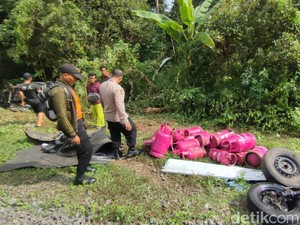 Jabar Hari Ini: Ngerinya Tabrakan Maut Pikap Bermuatan LPG Vs Kereta