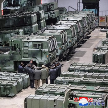 Korut-Korsel di Ambang Perang Baru, Kim Jong Un Tinjau Pabrik Senjata