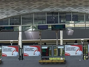 Terungkap Alasan Stiker Pemilu Aman Berfoto Heru di Halte TransJ