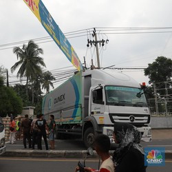 Jalan Macet Parah hingga 2 Km Gegara Truk MinyakKita Jeblos