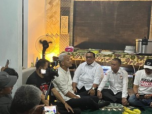 Ganjar Ungkap Obrolan soal UU Ciptaker-Aturan PHK dengan Buruh di Brebes