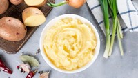 Pengen Makan Steak Ala Restoran di Rumah? Jangan Lupa Mashed Potato Ini