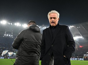 Mourinho Heran Lihat Penalti Lazio yang Kandaskan Roma
