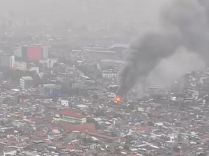 Kebakaran di Jl Saharjo Jaksel, Asap Tebal Membubung Tinggi