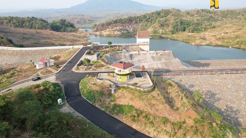Kementerian Pekerjaan Umum dan Perumahan Rakyat (PUPR) melalui Balai Besar Wilayah Sungai (BBWS) Cimanuk Cisanggarung Direktorat Jenderal Sumber Daya Air telah menyelesaikan pembangunan Bendungan Cipanas di Kabupaten Sumedang, Provinsi Jawa Barat. (Dok: PUPR)