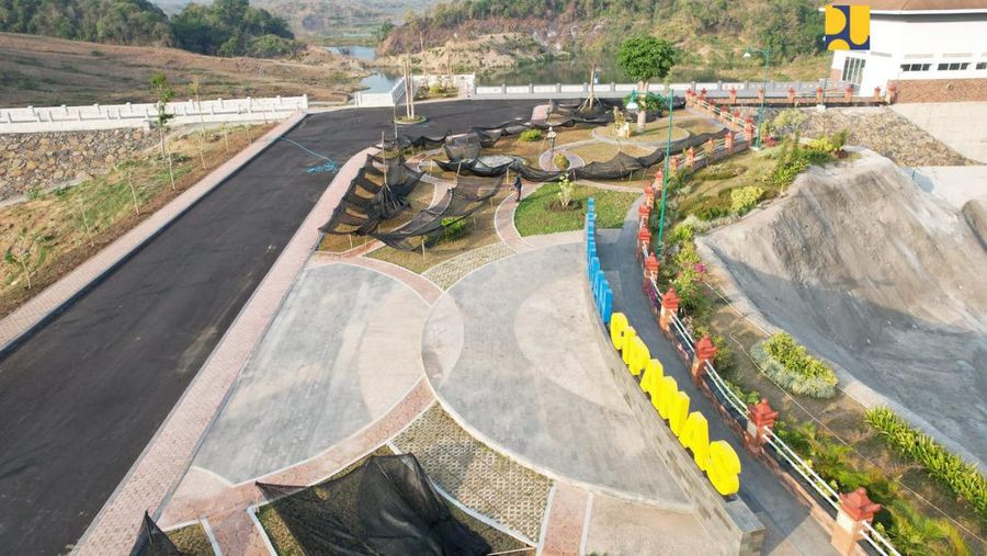 Kementerian Pekerjaan Umum dan Perumahan Rakyat (PUPR) melalui Balai Besar Wilayah Sungai (BBWS) Cimanuk Cisanggarung Direktorat Jenderal Sumber Daya Air telah menyelesaikan pembangunan Bendungan Cipanas di Kabupaten Sumedang, Provinsi Jawa Barat. (Dok: PUPR)