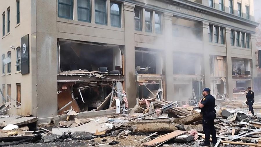Ledakan mengguncang sebuah hotel bersejarah di Fort Worth, Texas, Amerika Serikat (AS). (Brad Bauer via REUTERS/Brad Bauer)