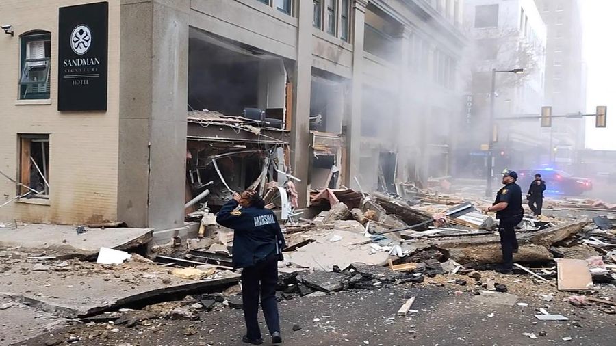 Ledakan mengguncang sebuah hotel bersejarah di Fort Worth, Texas, Amerika Serikat (AS). (Brad Bauer via REUTERS/Brad Bauer)