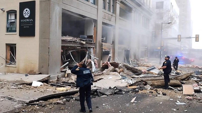 Ledakan mengguncang sebuah hotel bersejarah di Fort Worth, Texas, Amerika Serikat (AS). (Brad Bauer via REUTERS/Brad Bauer)