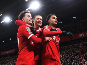 Comeback! Liverpool Libas Fulham 2-1