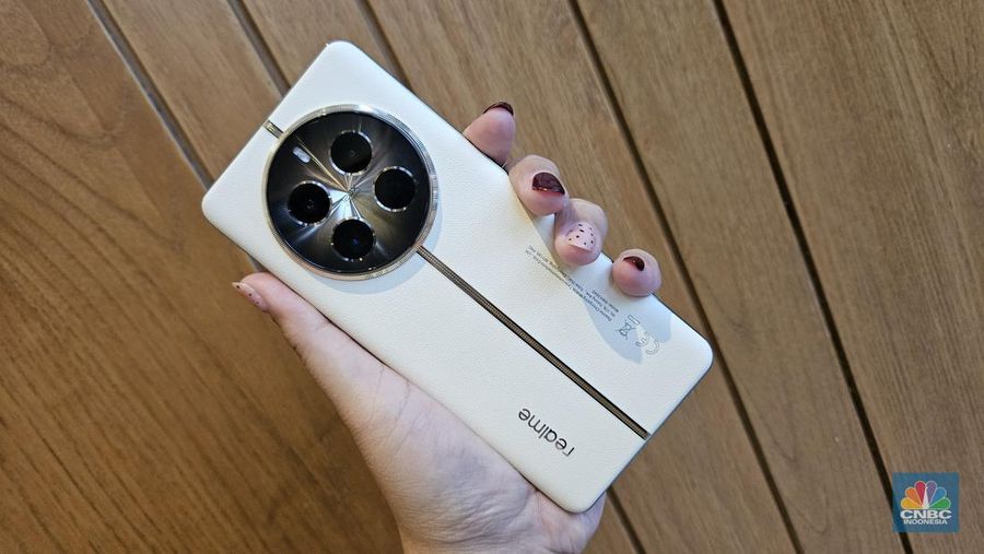 Membuka tahun 2024, Realme memperkenalkan Realme 12 Series 5G di sela-sela perhelatan CES 2024 yang berlangsung di Las Vegas, Amerika Serikat. (CNBC Indonesia/Intan Rakhmayanti Dewi)