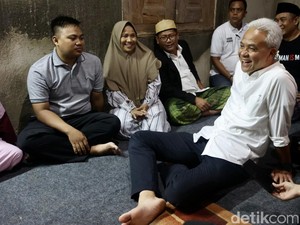 Ganjar Ungkap Alasan Menginap di Rumah Guru Honorer Saat Kampanye di Tegal