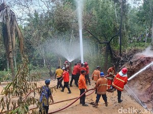 ESDM Jatim Akan Kaji Semburan Air dan Gas dari Sumur Bor di Pamekasan