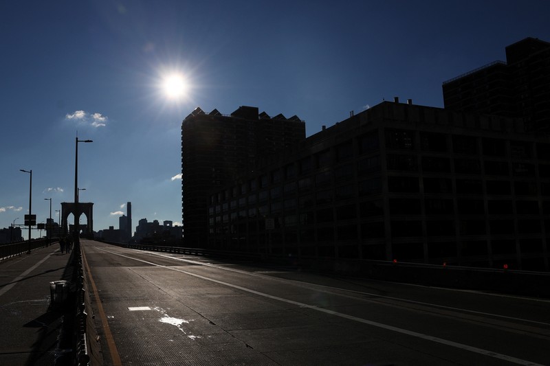 Pengunjuk rasa Pro Palestina memblokir beberapa jembatan dan terowongan di Kota New York pada hari Senin (8/1). Mereka menuntut gencatan senjata segera dalam konflik Israel- Hamas yang telah berlangsung selama beberapa bulan. (REUTERS/Shannon Stapleton) Pengunjuk rasa Pro Palestina memblokir beberapa jembatan dan terowongan di Kota New York pada hari Senin (8/1). Mereka menuntut gencatan senjata segera dalam konflik Israel- Hamas yang telah berlangsung selama beberapa bulan. (REUTERS/Shannon Stapleton)