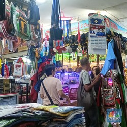 Simak Curhat Pedagang Kaos Partai di Pasar Senen Soal Jualan Online