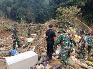 Harta Karun Milik Warga yang Tertimbun Longsor di Subang