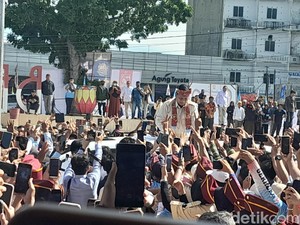 Baru Tiba di Bengkulu, Prabowo Diteriaki Gemoy oleh Emak-emak