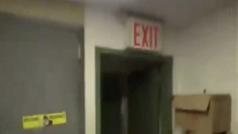 Sebuah sinagoge di Brooklyn, New York, rusak usai sekte Yahudi Hasidic menemukan terowongan bawah tanah yang diduga dibangun oleh jemaat sesat. (Tangkapan Layar Media X @OttawaPatriot88)