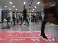 Kabar Baik! Eskalator Peron 11 & 12 Stasiun Manggarai Kembali Normal