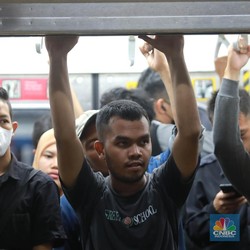 20 Juta Orang Naik KRL Saat Libur Lebaran, KCI Cuan Rp 102 Miliar