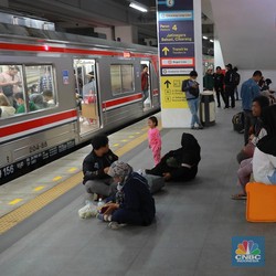 Ada Pohon Tumbang, KRL Menuju ke Arah Serpong Terganggu