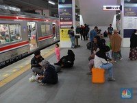 Catat! Begini Aturan Berbuka Puasa di KRL Commuter Line