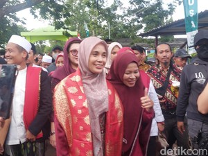 Atikoh Cerita 10 Tahun Blusukan Sendiri demi Bantu Ganjar di Jateng