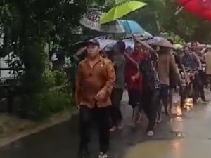 Lansia Tewas Kesetrum Saat Lewati Pohon Tumbang di Bodeh Pemalang