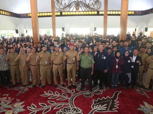 Mahasiswa Unair Terjun dalam Program Pengentasan Kemiskinan Banyuwangi