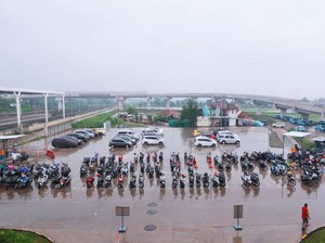Tarif Parkir Mobil Menginap di Stasiun Kereta Cepat Halim
