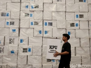 Akses Sulit, Distribusi Logistik di 38 TPS di Lebak Harus Dipikul