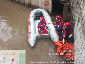 Misteri Mayat Pria Telanjang Nyangkut di Gorong-gorong Jakpus