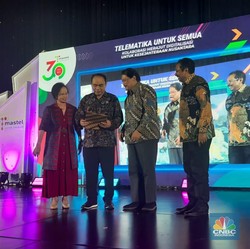 Menkominfo Kasih Bocoran Nama dan Gaji Pegawai Super App Jokowi