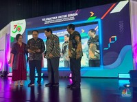 Menkominfo Kasih Bocoran Nama dan Gaji Pegawai Super App Jokowi