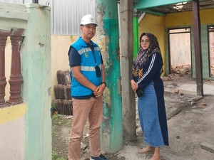 Kesal Tiang Listrik Tepat di Depan Rumah? Begini Cara Resmi Pindahkannya