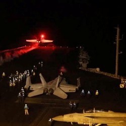 AS & Inggris Serang Houthi Yaman, Laut Merah Bikin Minyak Membara