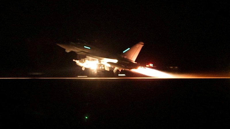 Detik-Detik Jet AS Terbang dari Kapal Induk Bersiap Serang Houthi