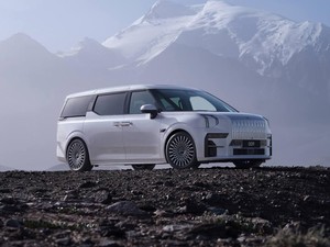 Ditimpa Truk Cuma Lecet, Calon Penjegal Toyota Alphard Ini Bakal Masuk Indonesia