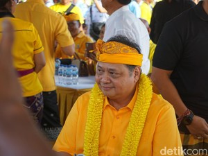 Airlangga Bela Prabowo Jawab Sindiran Hasto soal Pilpres Rasa Pandawa Vs Kurawa