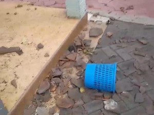 Viral Video Warga Sidoarjo Diteror Tetangga dengan Lemparan Batu dan Genting
