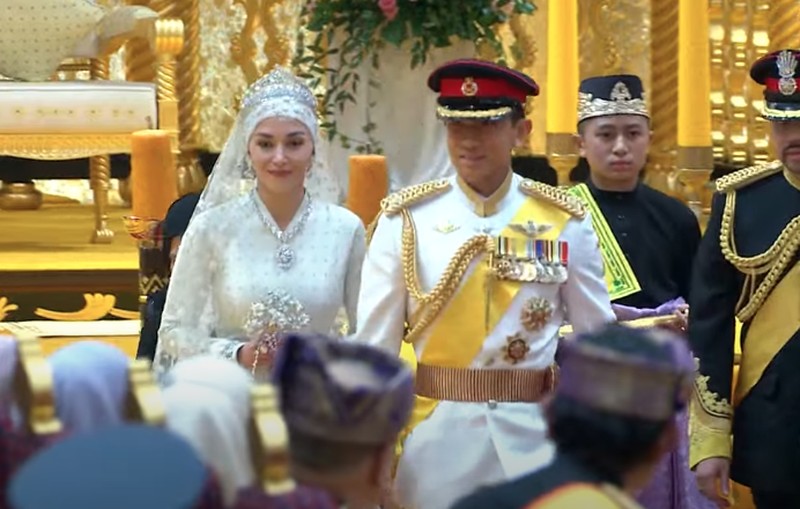 Acara resepsi pernikahan Pangeran Mateen dan Anisha Isa-Kalebic. (Dok. rtbgo.bn) Acara resepsi pernikahan Pangeran Mateen dan Anisha Isa-Kalebic. (Dok. rtbgo.bn)