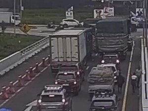 Polisi Ciduk 3 Pelaku Aksi Pemalakan di Exit Tol Keramasan-Palembang