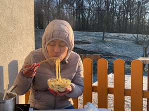 Masak Mie Instan Saat Suhu -10 Derajat Celcius, Gimana Jadinya?