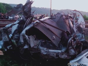 Pelajaran dari Kecelakaan Agya vs Kereta Api Gaya Baru di Prambanan
