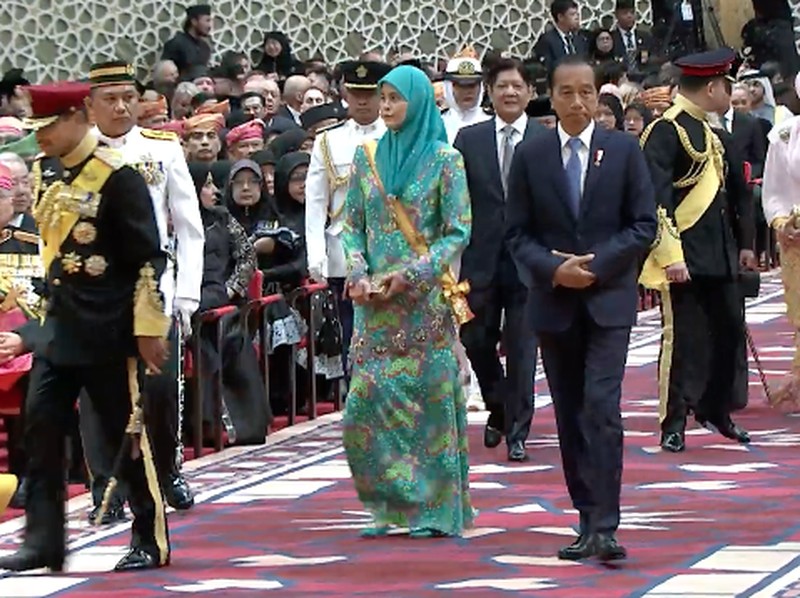Presiden Joko Widodo menghadiri resepsi pernikahan Pangeran Mateen dan Anisha Isa-Kalebic. (Dok. rtbgo.bn) Presiden Joko Widodo menghadiri resepsi pernikahan Pangeran Mateen dan Anisha Isa-Kalebic. (Dok. rtbgo.bn)