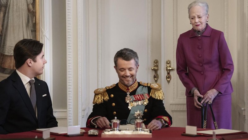 Frederik dinobatkan jadi raja Denmark. (Thomas Traasdahl / Ritzau Scanpix / AFP)