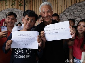 Kala Ganjar Minta Maaf ke Penyandang Tunarungu saat Kampanye